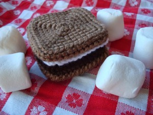 Camping Smores by NyanPon.com