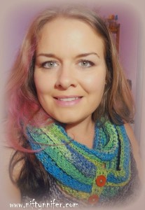 Budgie Infinity Scarf by Jennifer Gregory of Niftynnifer's Crochet & Crafts