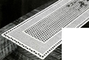 Lacet Table Runner ~ Free Vintage Crochet