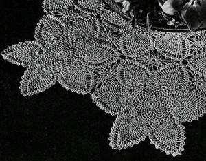 Tablecloth #7768-C ~ Free Vintage Crochet