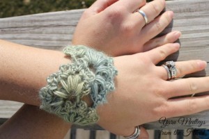 Spring Fan Wrist Cuff ~ Nondas Hensley - Cre8tion Crochet