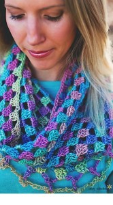 Lily's Sweetheart Cowl by Celina Lane of Simply Collectible