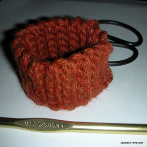 Quick Scrap Yarn Slip Stitch Bracelet by Jessie At Home
