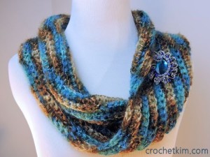 Sea Bling Cowl by Kim Guzman of CrochetKim