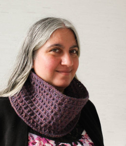 Mock Bobbles Cowl by Marie Segares/Underground Crafter