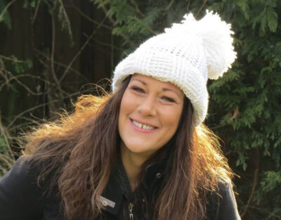 Quick Winter Hat by Viana Boenzli from maplewoodroad.com