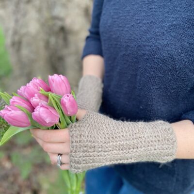 Holbourne Mitts by Hannah Cross from HanJan Crochet
