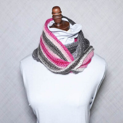Color Burst Cowl by Marie Segares/Underground Crafter.