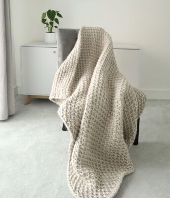 Sophina Throw by Miroslava Mihalkova from Exquisite Crochet UK.