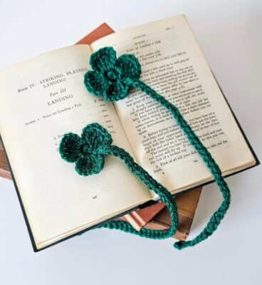 Crochet Shamrock Bookmark by Veronika Cromwell from Blue Star Crochet