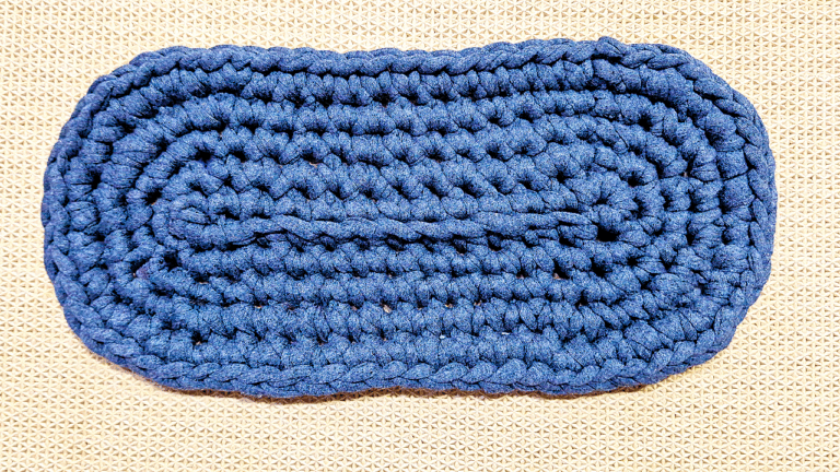 Single Crochet Oval Base With T Shirt Yarn