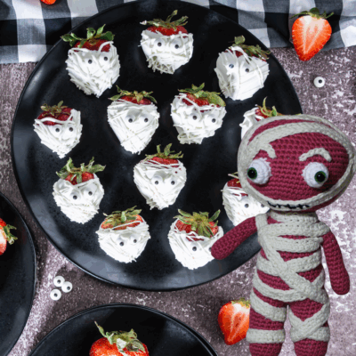 Strawberry Mummy Amigurumi by Lisa Ferrel/My Fingers Fly